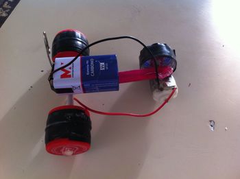 Medium_carro_de_pilha