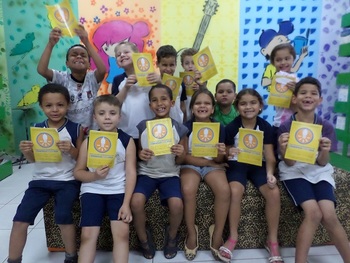 Medium_panfletos_1_ano