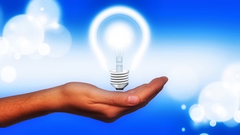 Medium_hand-1106927_960_720