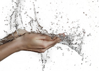 Medium_lavar-as-maos