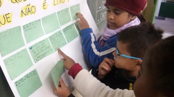 Medium_o_que_tem_no_lixo_que_nao___lixo