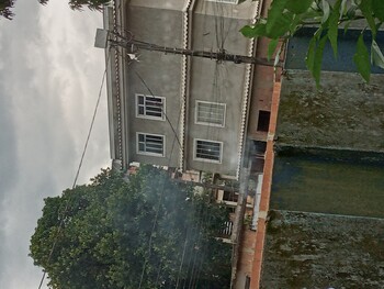 Medium_16680186827415118031625163325792