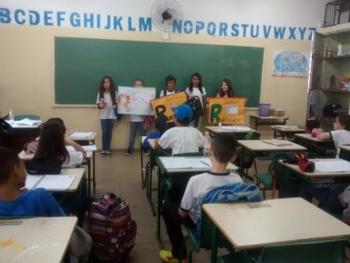 Medium_cartazes_dos_4rs