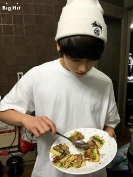 Medium_b-wpq9pceaaywft__1_